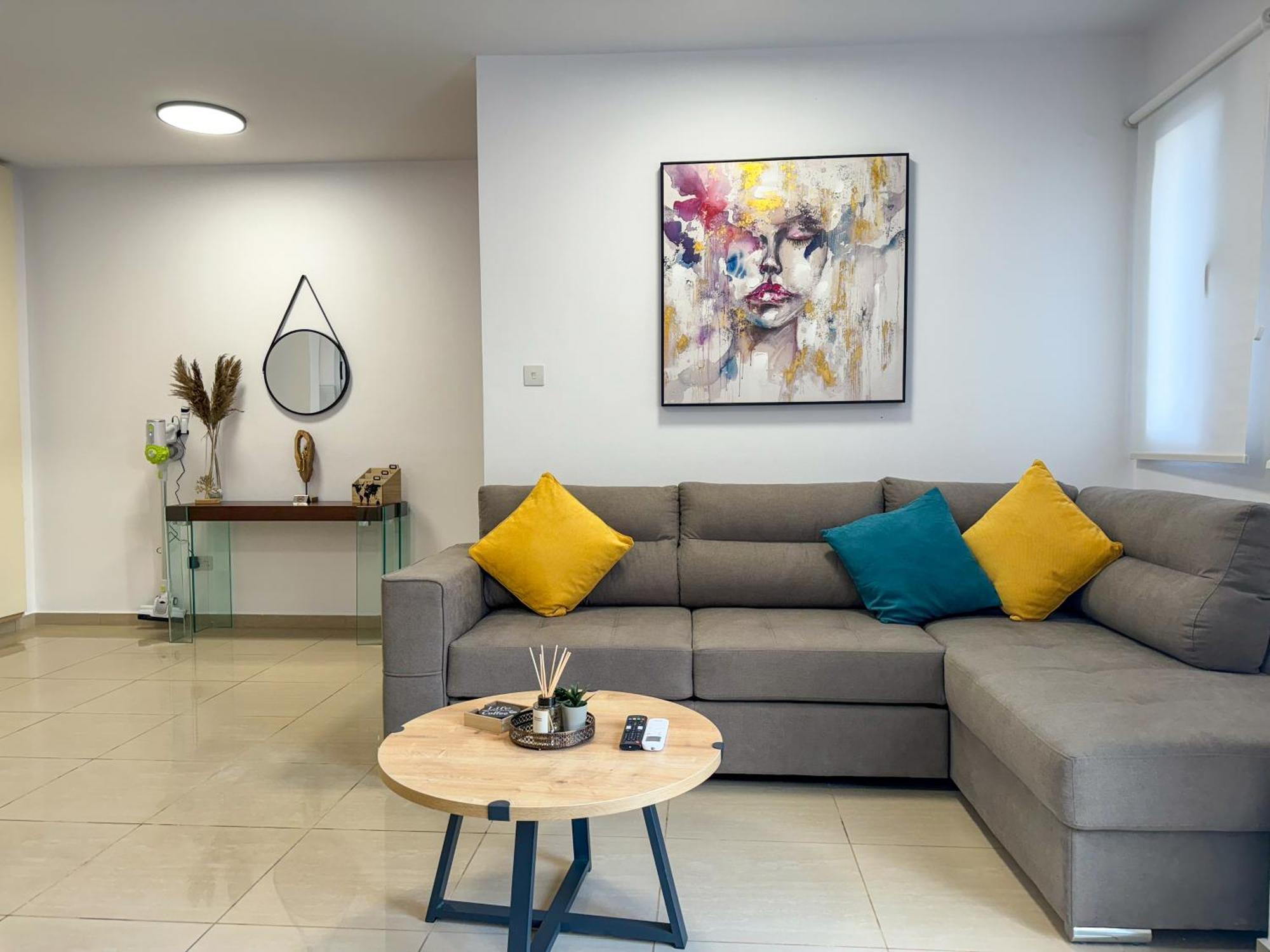 Modern 2Br Apartment With Pool, Veranda & Garden In Paphos Esterno foto